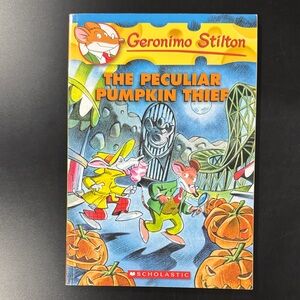 Geronimo Stilton #42: The Peculiar Pumpkin Thief - Scholastic Paperback Novel